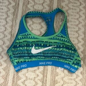 Nike pro sports bra